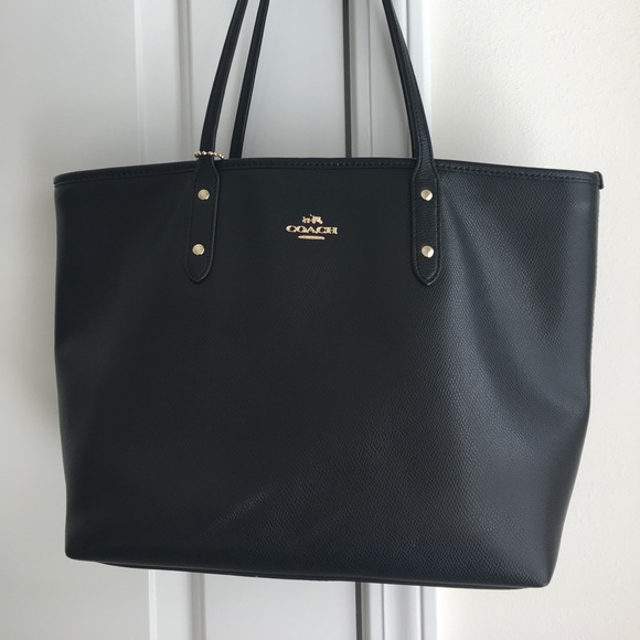 Coach purse - Picture 1 of 5